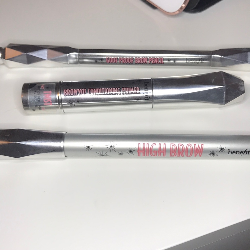 SOLD ❌ Benefit Brow Kit!